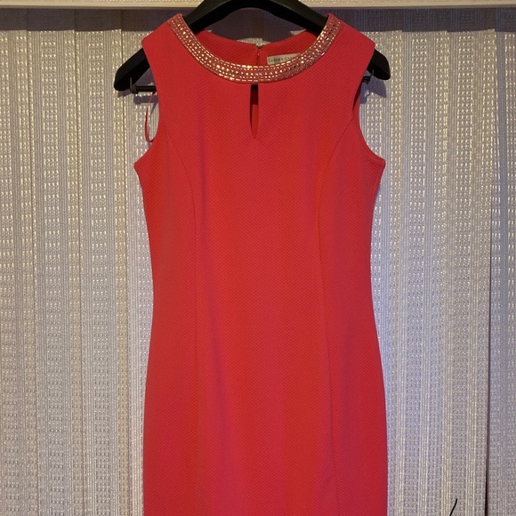Size 6 pretty pink dress with studded neckline - Picture 1 of 1